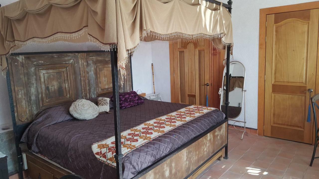 La Casona Azul Bed N Breakfast Santa Rosa de Jauregui Bagian luar foto