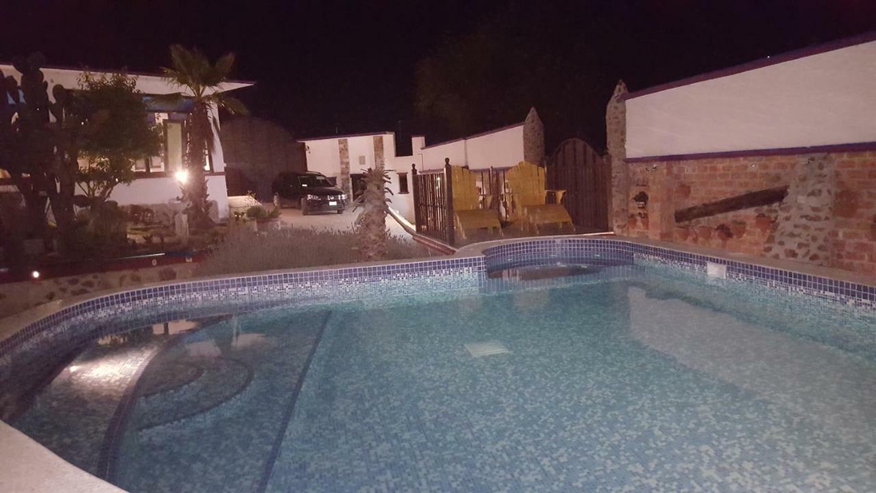 La Casona Azul Bed N Breakfast Santa Rosa de Jauregui Bagian luar foto
