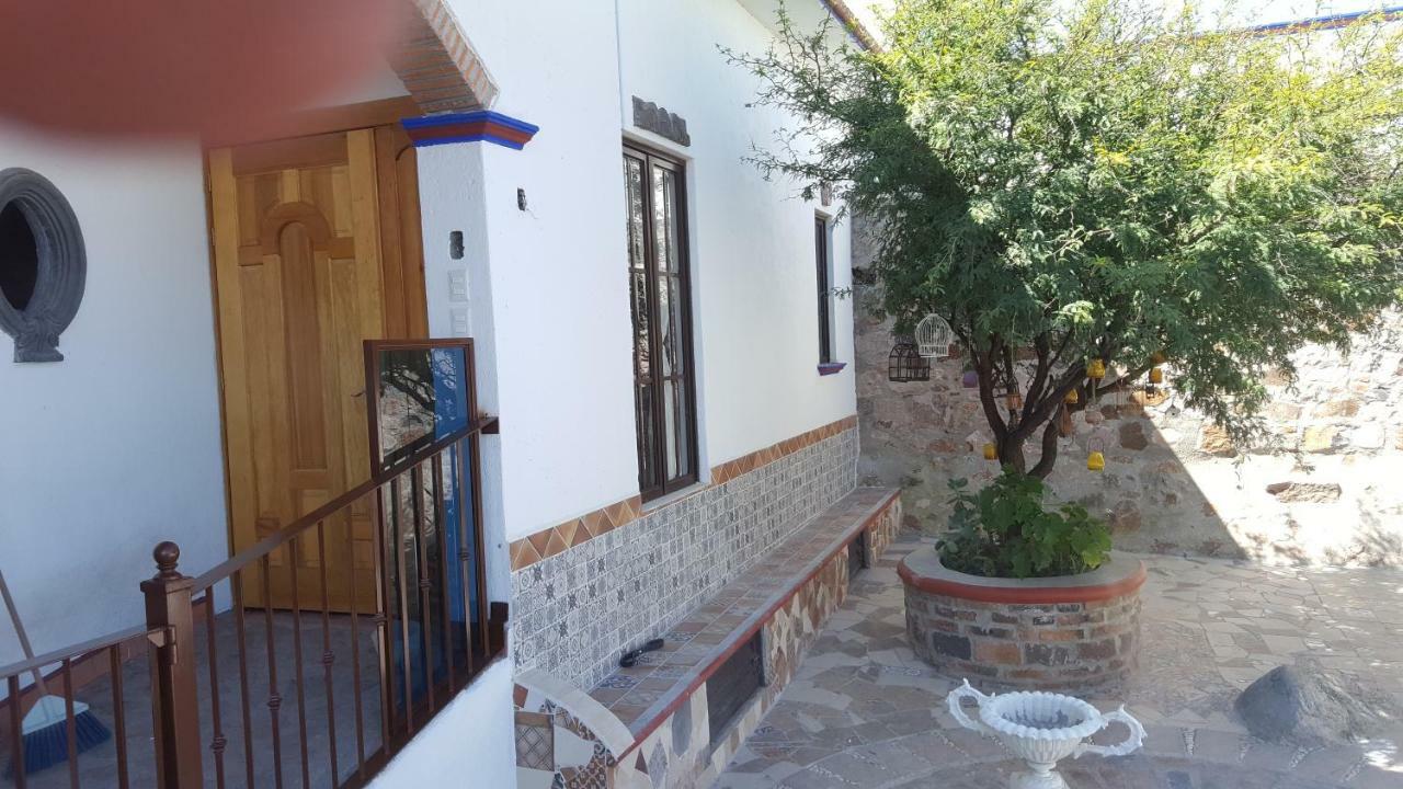 La Casona Azul Bed N Breakfast Santa Rosa de Jauregui Bagian luar foto