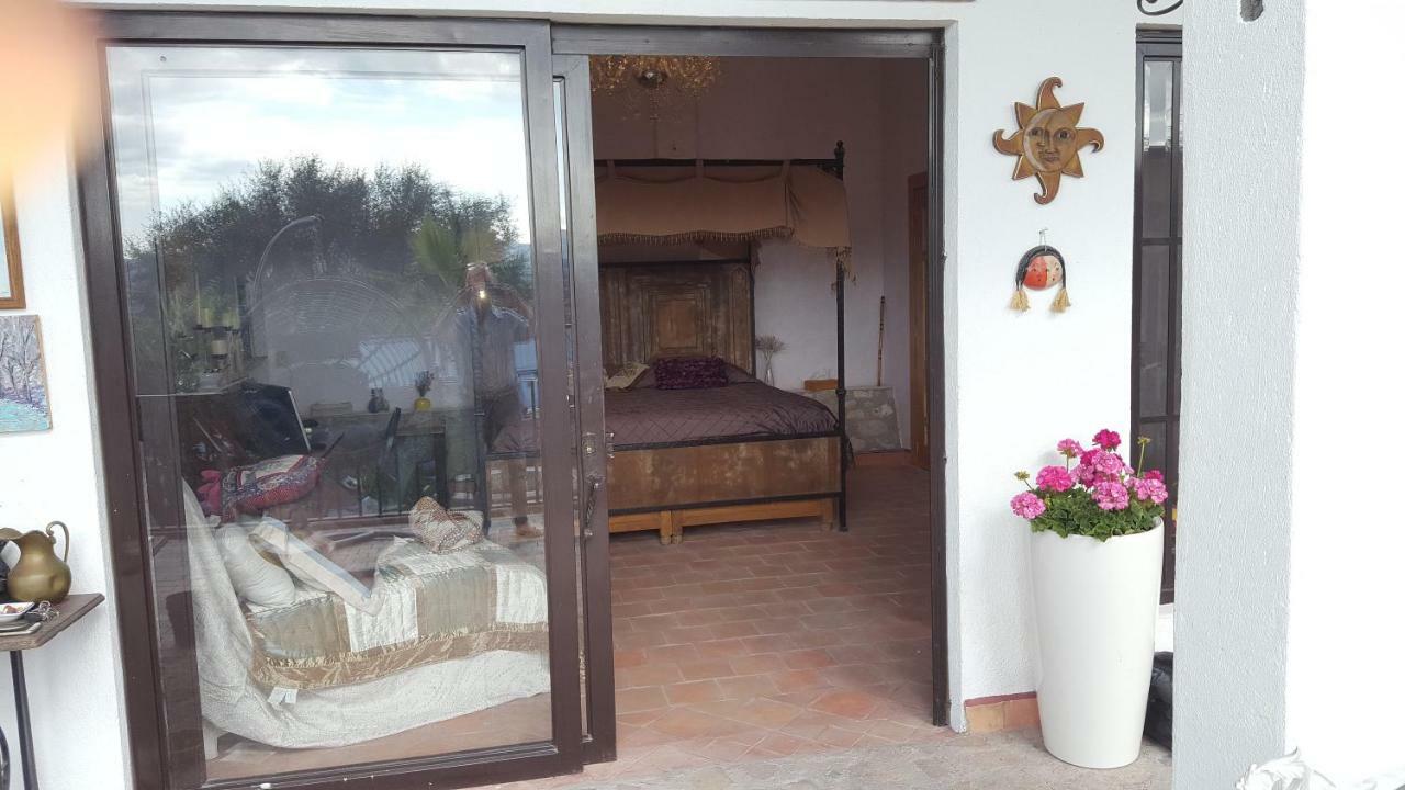 La Casona Azul Bed N Breakfast Santa Rosa de Jauregui Bagian luar foto