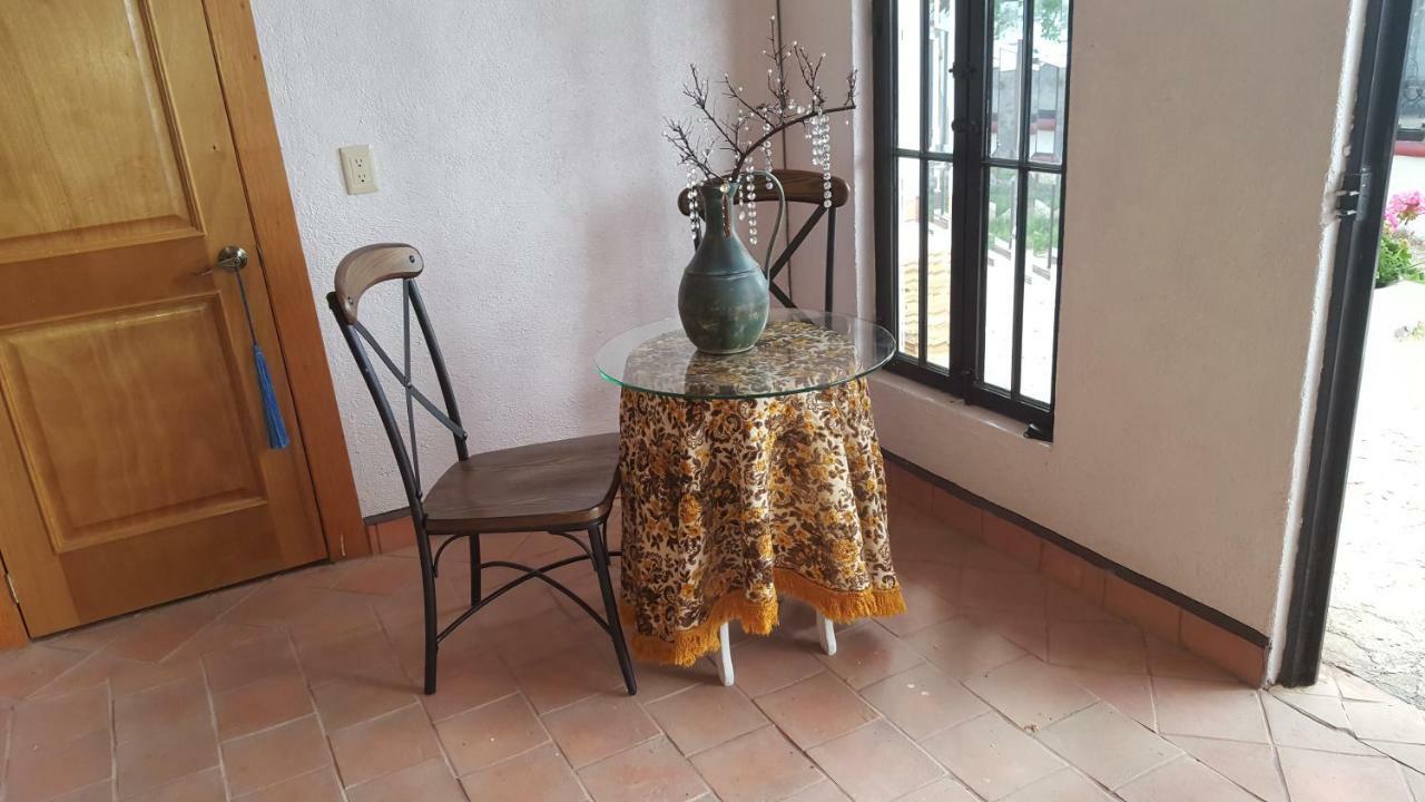 La Casona Azul Bed N Breakfast Santa Rosa de Jauregui Bagian luar foto