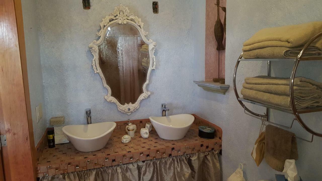 La Casona Azul Bed N Breakfast Santa Rosa de Jauregui Bagian luar foto