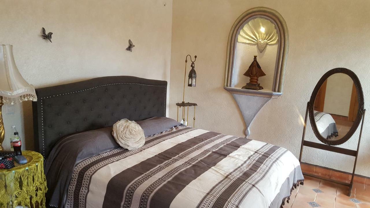 La Casona Azul Bed N Breakfast Santa Rosa de Jauregui Bagian luar foto